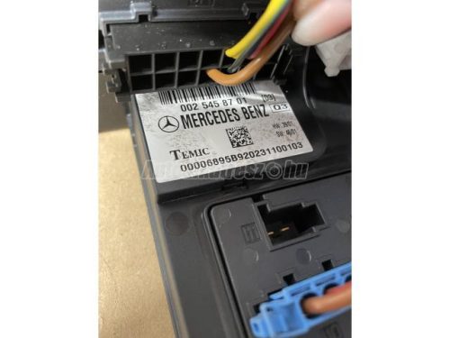 MERCEDES-BENZ E-OSZTÁLY - 2004 - 0025458701 - biztosíték doboz