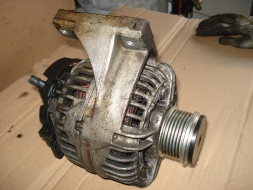 VOLVO S40,  V40,  S80,  XC70,  V70 - 2004/04 - 0124525029 - generátor