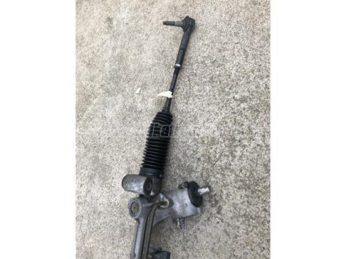 kormánymű szervós