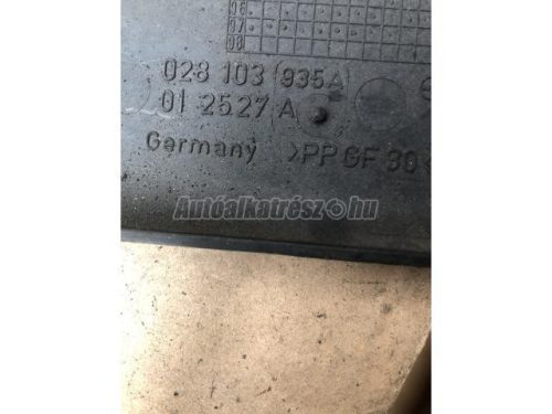 VOLKSWAGEN GOLF III - 1993 - 028103935A - motorburkolat