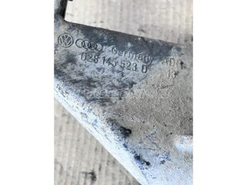 VOLKSWAGEN GOLF III - 1994 - 028145523D  - szervó szivattyú tartóbak