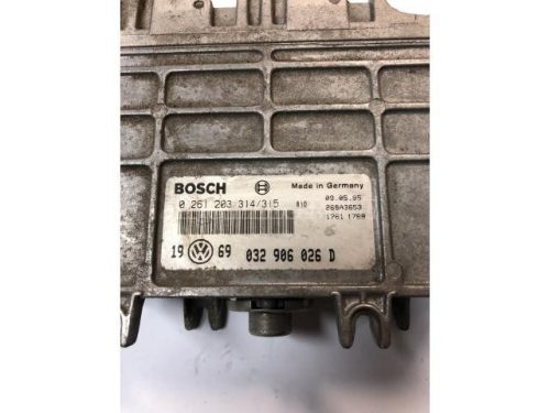 VOLKSWAGEN GOLF III - 1995 - 032906026D - motor vezérlőegység
