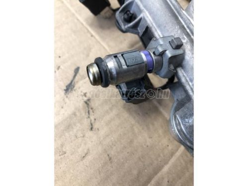 VOLKSWAGEN GOLF IV - 2001 - 036031A  - befecskendeő