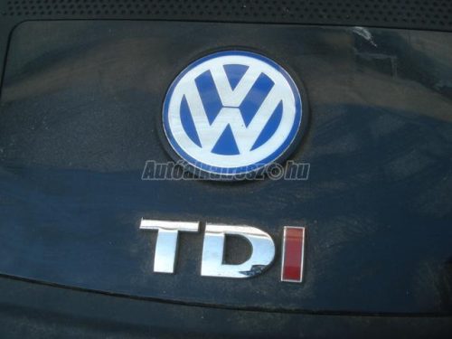 VOLKSWAGEN GOLF IV - 2000 - 038103925AJ - motorburkolat
