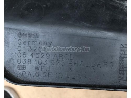 VOLKSWAGEN GOLF IV - 2001 - 038103925BH - felső motorburkolat