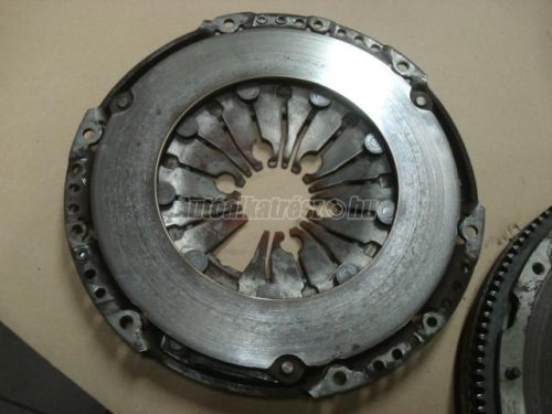 VOLKSWAGEN GOLF IV - 038141025D - kuplungszett