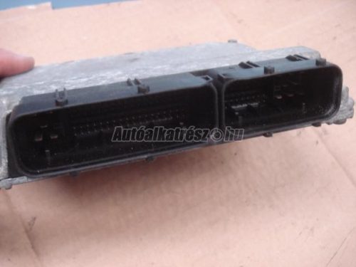 VOLKSWAGEN POLO IV - 2003 - 03D906033F - motor vezérlőegység