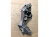 VOLKSWAGEN PASSAT V | AUDI A4 - 1999 - 058145523E - generátor tartóbak