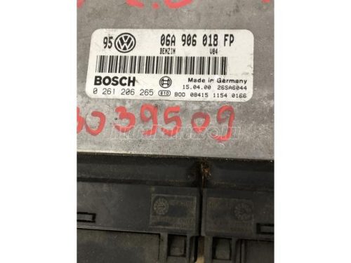 VOLKSWAGEN GOLF IV - 2000 - 06A906018FP,  0261206265 - motorvezérlő