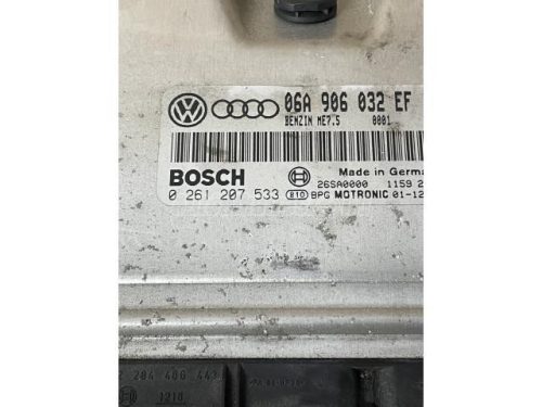 AUDI A3 - 2001 - 06A906032EF,  0261207533 - motorvezérlő elektronika