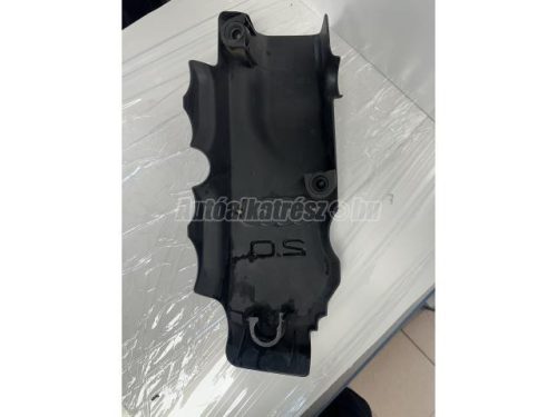 AUDI A4 - 2003 - 06B103925C - motor burkolat