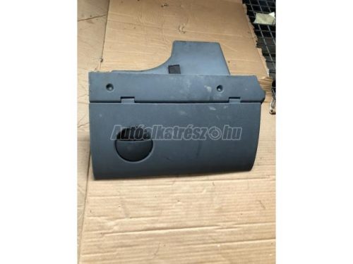 OPEL CORSA C - 2003 - 09114404 - kesztyűtartó