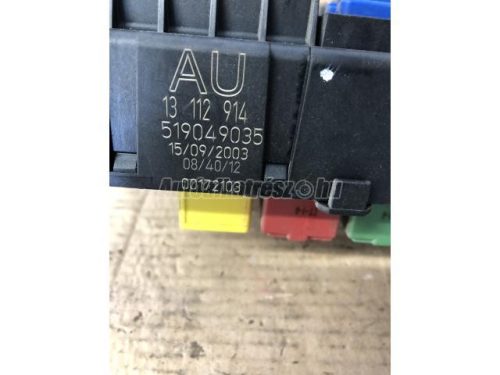 OPEL VECTRA C - 2005 - 13112914AU, 09228740 - biztosíték doboz