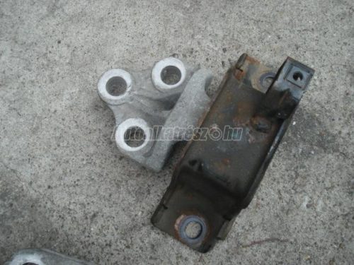 OPEL CORSA D - 2007 - 13130741 - motortartó bak
