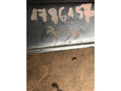 ablakemelő szerkezet