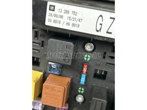OPEL ASTRA H - 2006 - 13206752GZ - biztosíték doboz