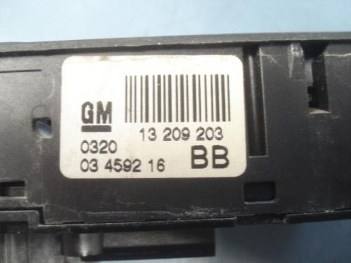 ablakemelő kapcsoló