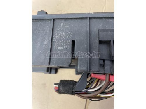 OPEL SIGNUM - 2006 - 13240244JF - biztosíték doboz