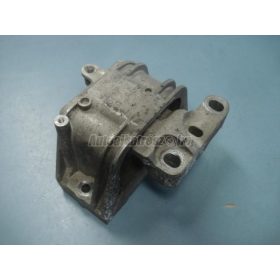   VOLKSWAGEN PASSAT - 2007 - 1K0199262P - felfüggesztés, motor