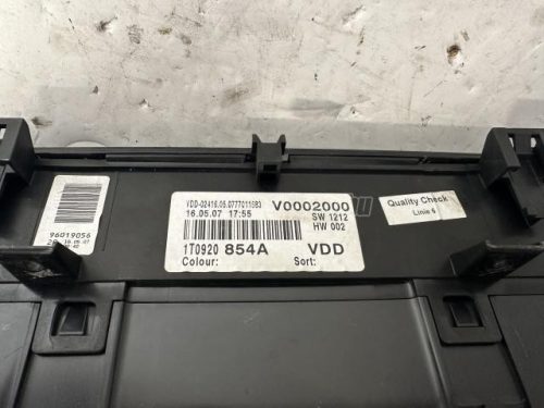 VOLKSWAGEN CADDY - 2008 - 1T0920854A - km óra