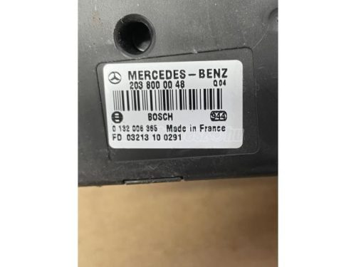 MERCEDES-BENZ C-OSZTÁLY - 2004 - 2038000048 - központi zár motor