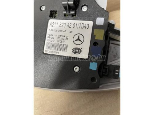 MERCEDES-BENZ E-OSZTÁLY - 2004 - 2118204201  /7D43 - utastér lámpa