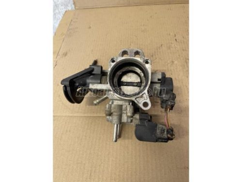 TOYOTA YARIS - 2004 - 222100J010  - fojtószelep ház