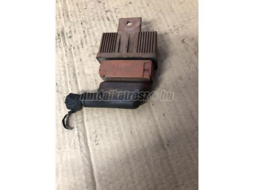 PEUGEOT 206 - 2003 - 240109 - üzemanyag szivattyú relé