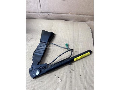 biztonsági öv feszítő