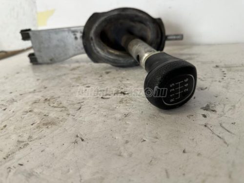 BMW 1-ES SOROZAT - 2008 - 25117532492 - váltókulissza