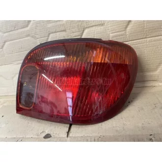 Bontott Toyota Yaris P1 jobb hátsó lámpa 2003-2005