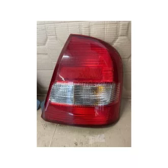 Bontott Mazda 323 jobb hátsó lámpa 1998-2001