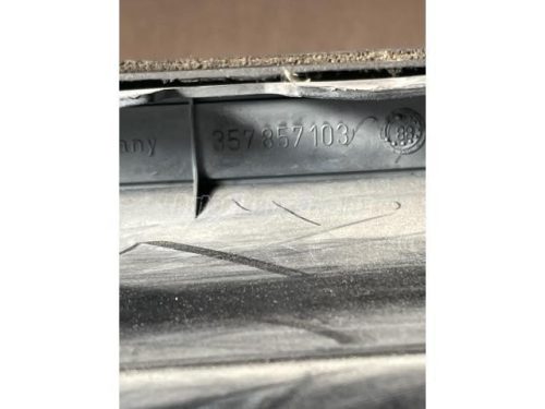 VOLKSWAGEN PASSAT III - 1989 - 357857103 - kesztyűtartó