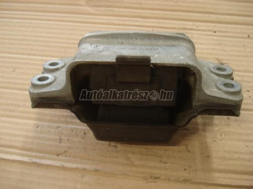 VOLKSWAGEN PASSAT - 2006 - 3C0199555P - felfüggesztés, motor