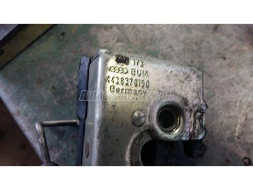 AUDI 100 - 443837015 - ajtózár