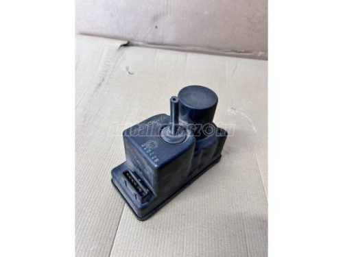 AUDI 100 - 1988 - 443862257H - központi zár motor