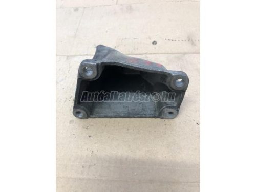AUDI A4 - 1996 - 4A0399113F - váltó tartóbak
