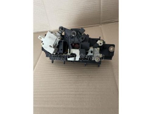 AUDI A6 - 1999 - 4B0827565H  - csomagtér zár