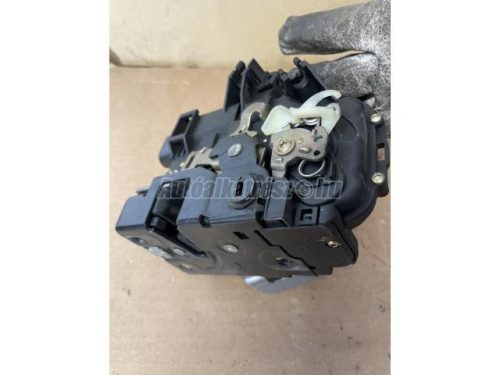 AUDI A6 - 1999 - 4B0839016B - ajtózár szerkezet