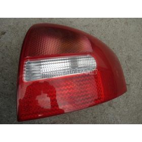 AUDI A6 - 2001 - 4B5945096B - hátsólámpa