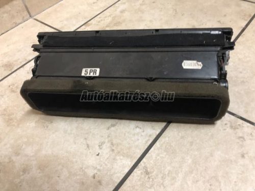 AUDI A8 - 2000 - 4D0820951 - szellőző nyílás rács
