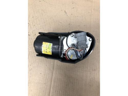 ablaktörlő motor
