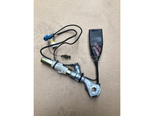 biztonsági öv feszítő