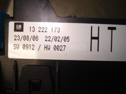 OPEL ASTRA H - 2008 - 5DK 008 669-33 - biztosíték panel