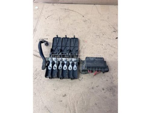 SKODA FABIA - 2012 - 5J0937548 - biztosítékdoboz
