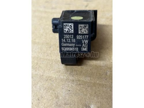 VOLKSWAGEN GOLF VII - 2012 - 5Q0959651B - ütközés érzékelő