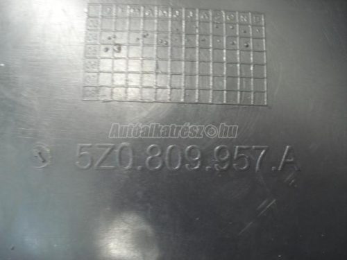 VOLKSWAGEN FOX - 2005 - 5Z0809957A - dobbetét