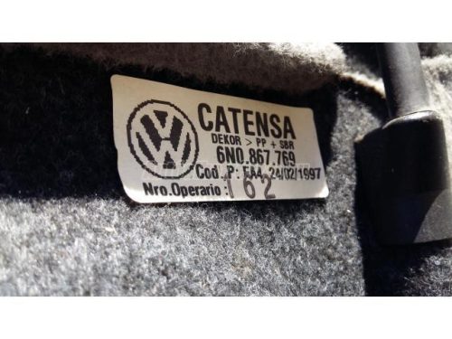 VOLKSWAGEN POLO III - 1999 - 6N0867769 - kalaptartó