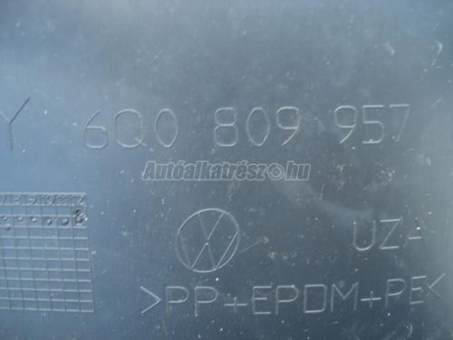 VOLKSWAGEN POLO - 2003 - 6Q0809957 - burkolat, kerékjárat