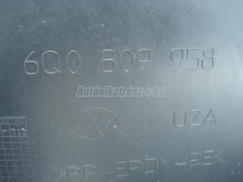 VOLKSWAGEN POLO - 2003 - 6Q0809957 - burkolat, kerékjárat